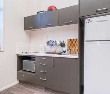 Inner City 1 bedroom studio apartment - Photo 6