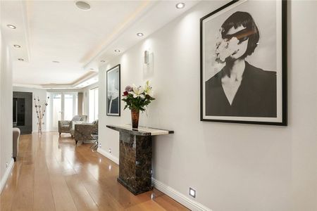 A rare double fronted detached house offering Ambassadorial proportions that has been beautifully refurbished and extended sparing no expense and offering excellent security. EPC rating C. - Photo 4
