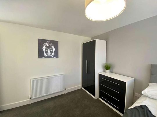 1 bedroom in a house share to rent - Photo 1