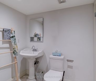 For Lease - 172 Indian Road Crescent Unit# Lower, Toronto, Ontario - Photo 6