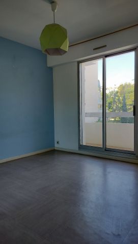 Appartement 3 pièces 75m2 MARSEILLE 8EME 1 650 euros - Photo 2