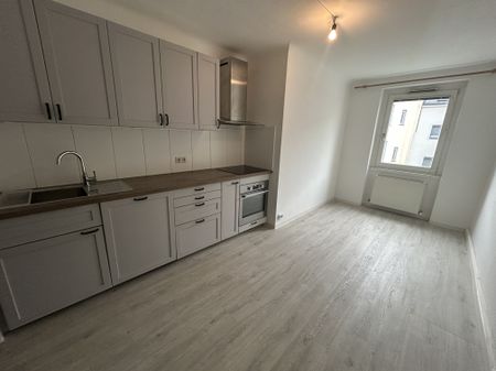 Gepflegte 2 Zimmer Wohnung mit Blick in den grünen Innenhof! - Photo 4
