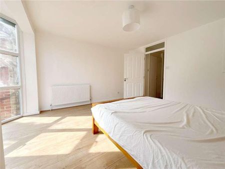 Holyoake Court, Bryan Road, London, SE16 - Photo 5