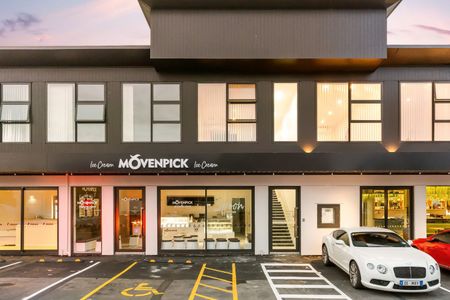 Luxe Living Awaits! - Photo 3