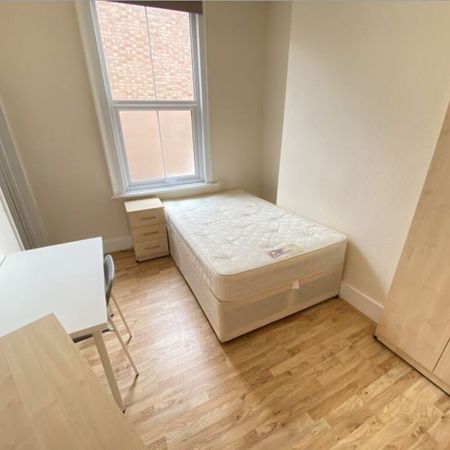 3 Bed Student Accommodation - Photo 3