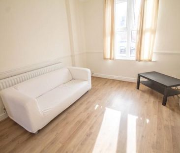 2 bedroom semi-detached house to rent - Photo 2