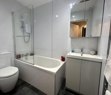 2 bedroom flat to rent - Photo 6