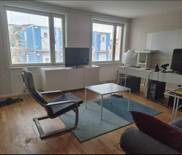 Studievägen, Skogås - Foto 1