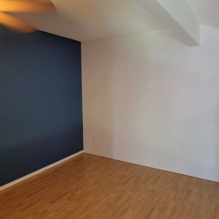 Loft Bedroom townhouse for rent - Photo 3