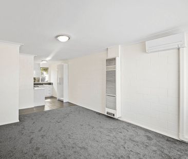 MODERN & LOW-MAINTENANCE LIVING IN THE HEART OF DANDENONG - Photo 5