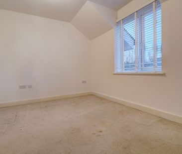 3 bedroom mid terraced house to rent - Photo 5