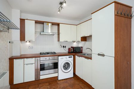 34 Rockview, Simon`s Ridge, Blackglen Road, Sandyford, Dublin 18 - Photo 2