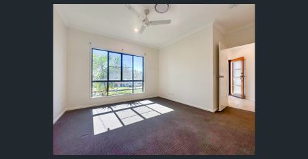 Coastal Living Made Easy – Just a Stroll to Sarina Beach - Photo 2