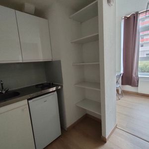 Location Appartement 1 pièce 11m² - Photo 2