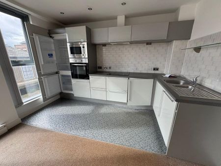1 bedroom flat to rent - Photo 2
