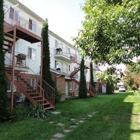 Grand 4 1/2 style condo à louer à Ste-Thérèse - Photo 3