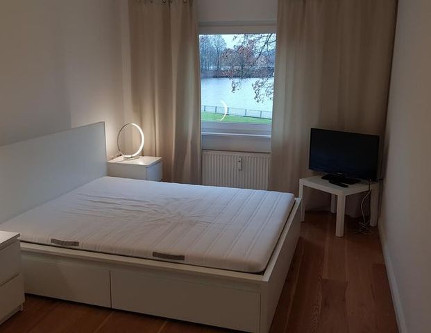 Möbl. Whg mit Balkon 2400 qm Garten S/W direkt am Wasser - Photo 1