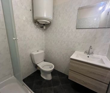 Location Appartement 1 pièce 37m² LA FERTE GAUCHER 77320 - Photo 2