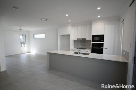 Claussen St, Browns Plains, QLD 4118 - Photo 2