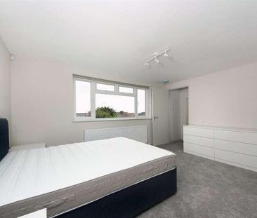 Carlisle Avenue, W3 - Photo 5