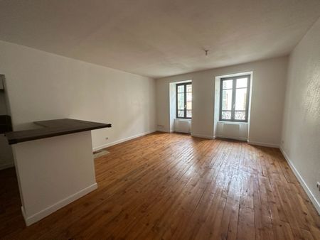 Location Appartement 2 pièces 42m² COMBRONDE 63460 - Photo 2