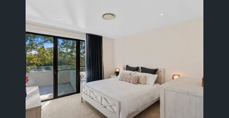 Spacious Family Home with Pool, Minutes from Royal Pines - Photo 4