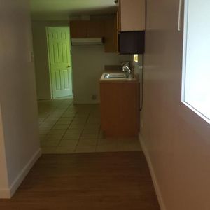 Appartement 3 ½ à louer / 3 ½ apartment for rent - Photo 2