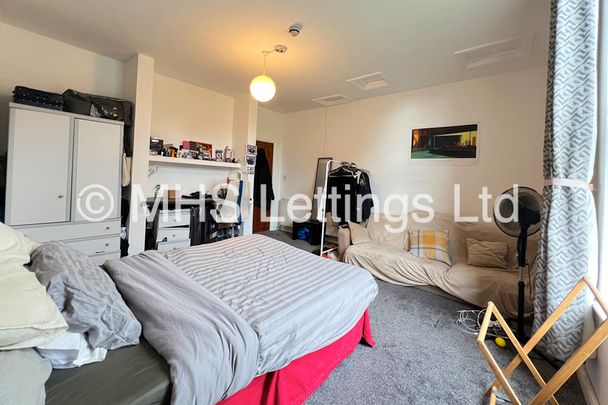 Flat 1, 30 Hyde Park Terrace, Leeds, LS6 1BJ - Photo 1