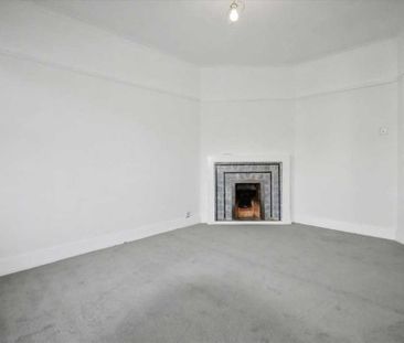 3 bedroom flat to rent - Photo 3