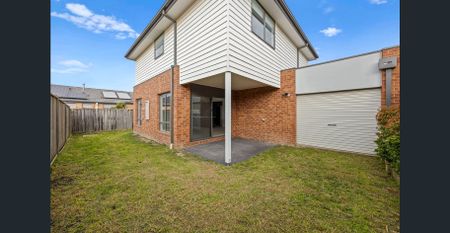 Family Home - Photo 4