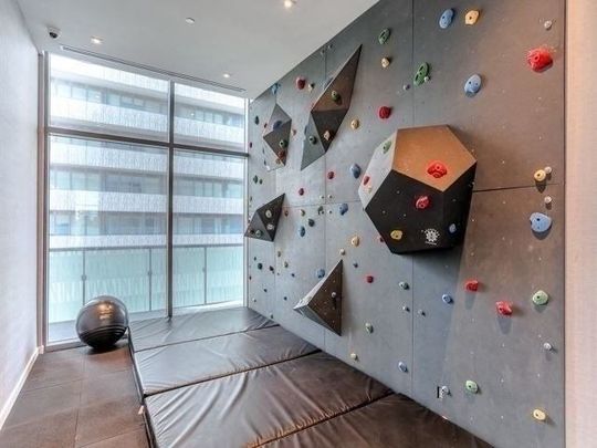 For Lease - 50 Charles Street Unit# 1705, Toronto, Ontario - Photo 1