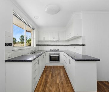 Charming Family Home in California Gully - Photo 4