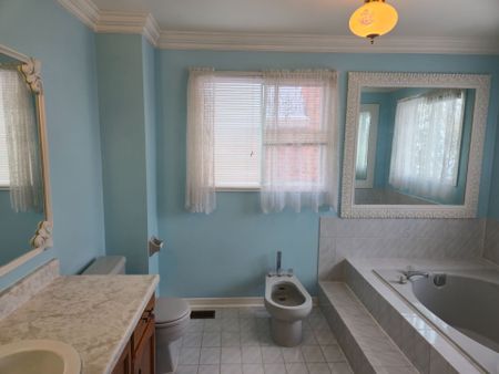 For Lease - 2470 Wynten Way Unit# 2, Oakville, Ontario - Photo 3