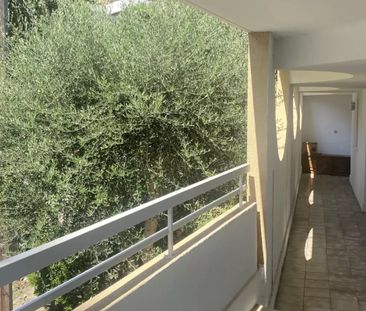 Studio Nice ouest vue mer terrasse - Photo 6