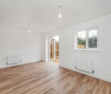 4 bedroom townhouse to rent - Photo 2