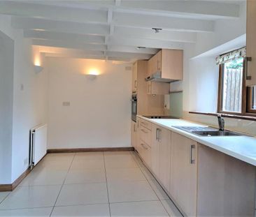 2 bedroom semi-detached house to rent - Photo 4