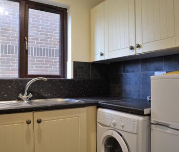 1 bedroom ground floor flat to rent - Photo 3