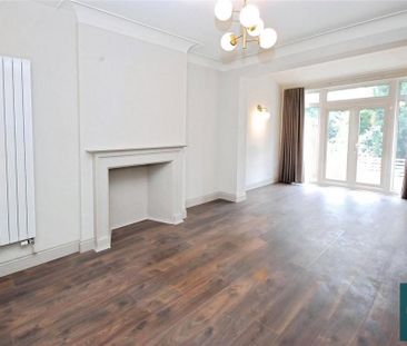 4 bedroom semi-detached house to rent - Photo 6