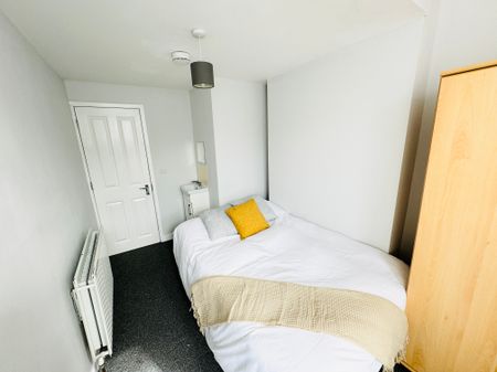 Lovely House Share in Brighton Room 1 - Photo 3