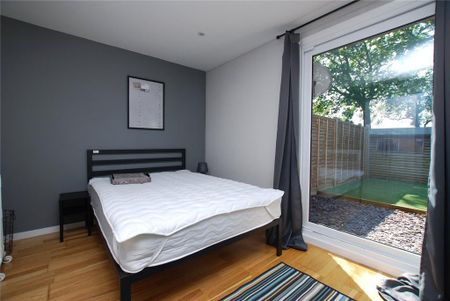 4 bedroom terraced house to rent - Photo 5