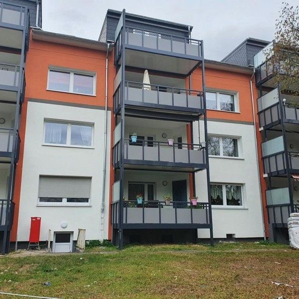 Modernes Wohnhaus, renovierte Wohnung, beste Lage - Photo 1