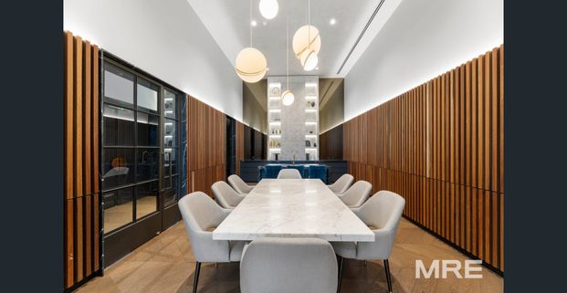 City living with resort style amenities - Photo 1