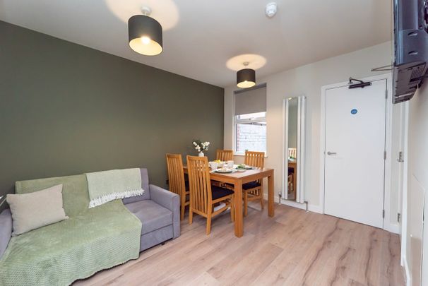 Room in a Shared House, Kensington Road, RG30 - Photo 1