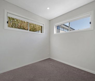 Modern Two Bedroom Granny Flat with Private Yard - Photo 2