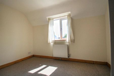 3 bedroom detached house to rent - Photo 5