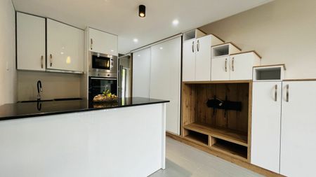 Neubau hochwertiges Top möbliertes Studio mit Klima, Parkplatz, Balkon - Photo 5