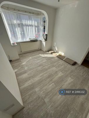 2 bedroom maisonette to rent - Photo 1
