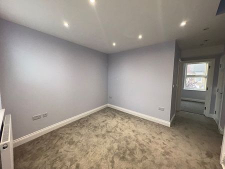 2 Bed Flat, London, E11 - Photo 4