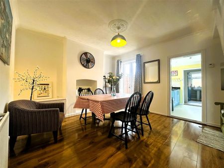 4 bedroom terraced house to rent - Photo 2