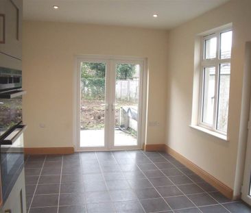 10 Mount Aboo Park, Upper Lisburn Road, Belfast, BT10 0DJ - Photo 4